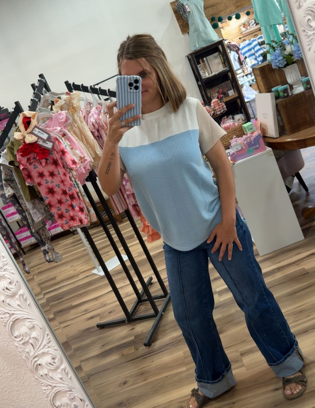 Vibrant Ribbed Colorblock Relaxed Fit Tee – Blue Mix