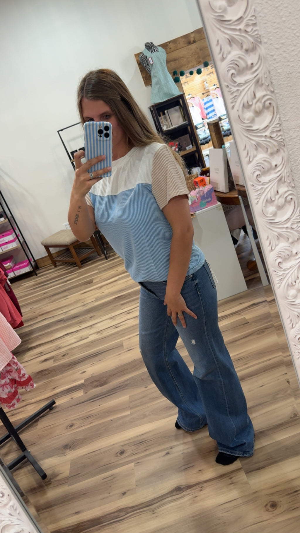 Vibrant Ribbed Colorblock Relaxed Fit Tee – Blue Mix