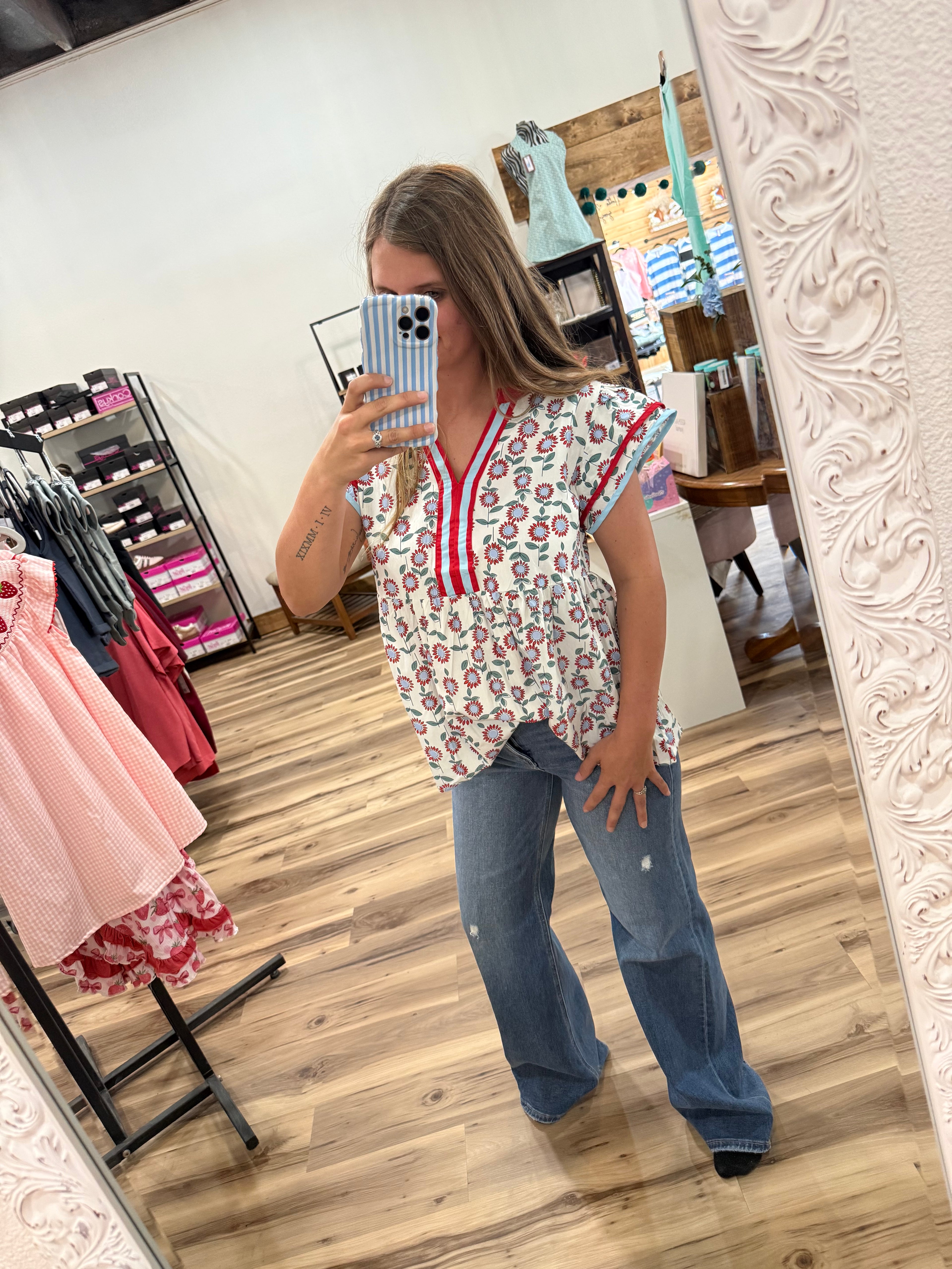 Boho Floral V-Neck Ruffle Blouse – Airy Cotton Blend